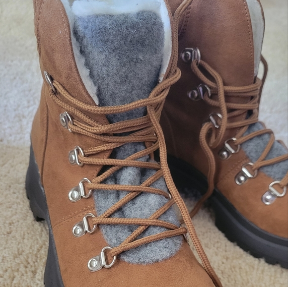 Winter Boots - Picture 3 of 4